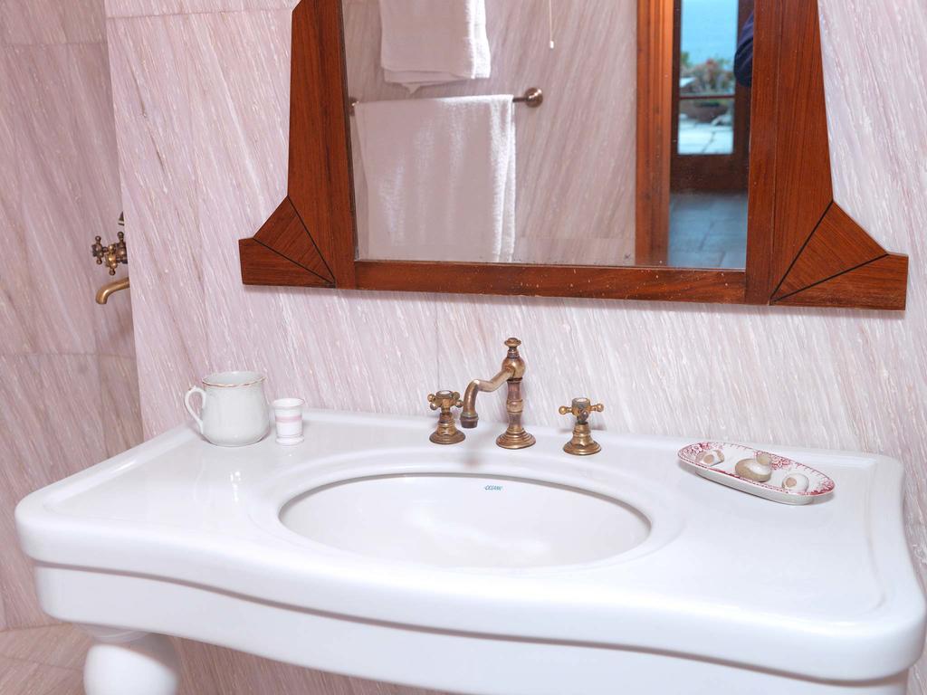 Villa Celestina, Great For Privacy And Seclusion Chrisopigi  エクステリア 写真